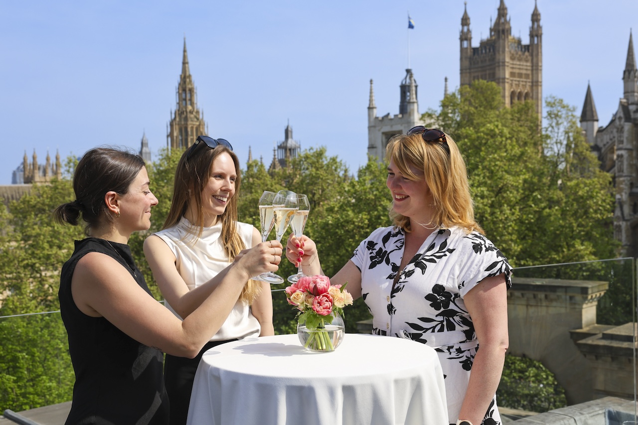 Surveyors House- Roof Terrace with 3 people